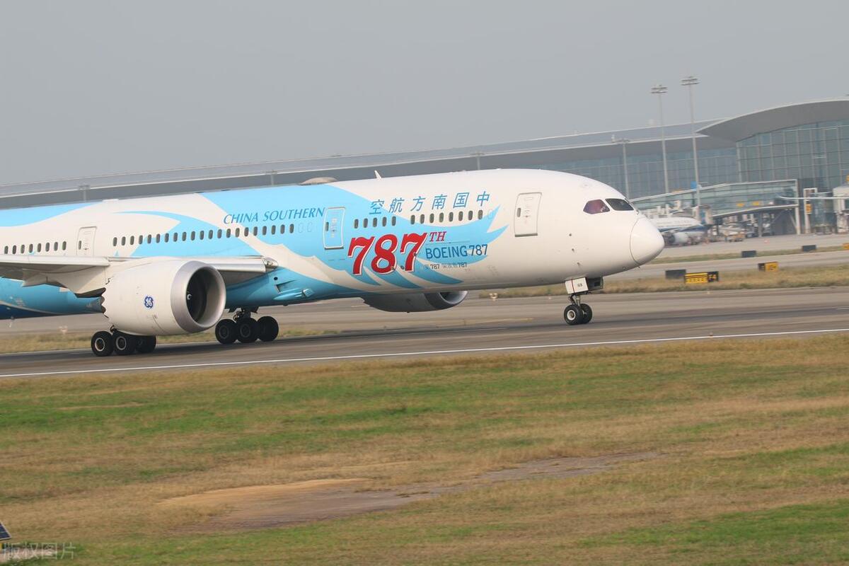 日本往返机票便宜还是单程便宜,机票直飞便宜吗