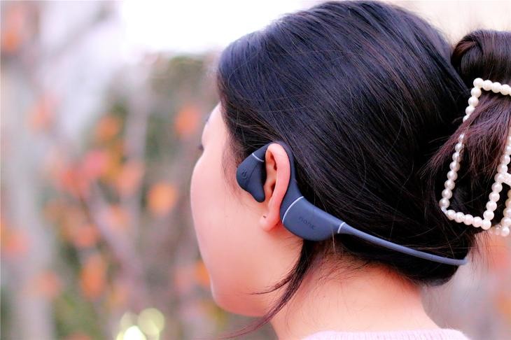 长期戴耳塞式耳机耳朵不舒服,戴耳机开始降噪耳朵不舒服