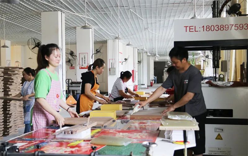 玉屏康华社区“微工厂”订单赶制忙