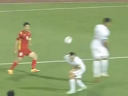 中国男足吴曦阿曼躲球,吴曦躲球帝是什么梗