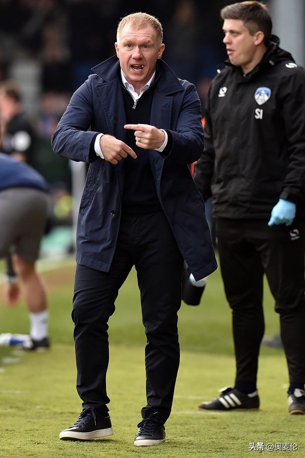 兰帕德担任埃弗顿教练,兰帕德和杰拉德当教练