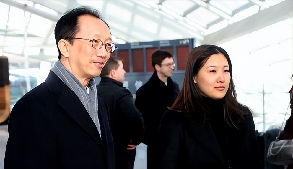 跳水皇后伏明霞嫁给了谁,跳水女皇伏明霞吴敏霞