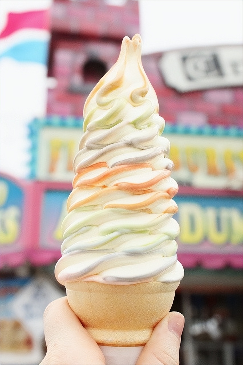 大热的天儿，来只鸡蛋仔冰淇淋吧