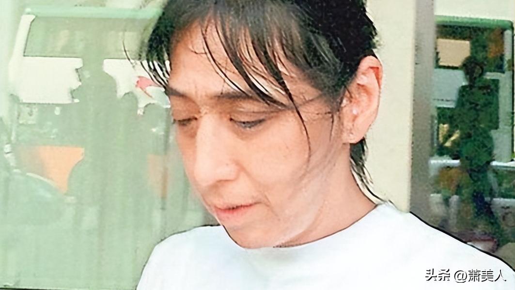 何超英：赌王掌上明珠，备受打击后变得疯癫，死后连墓碑都没有