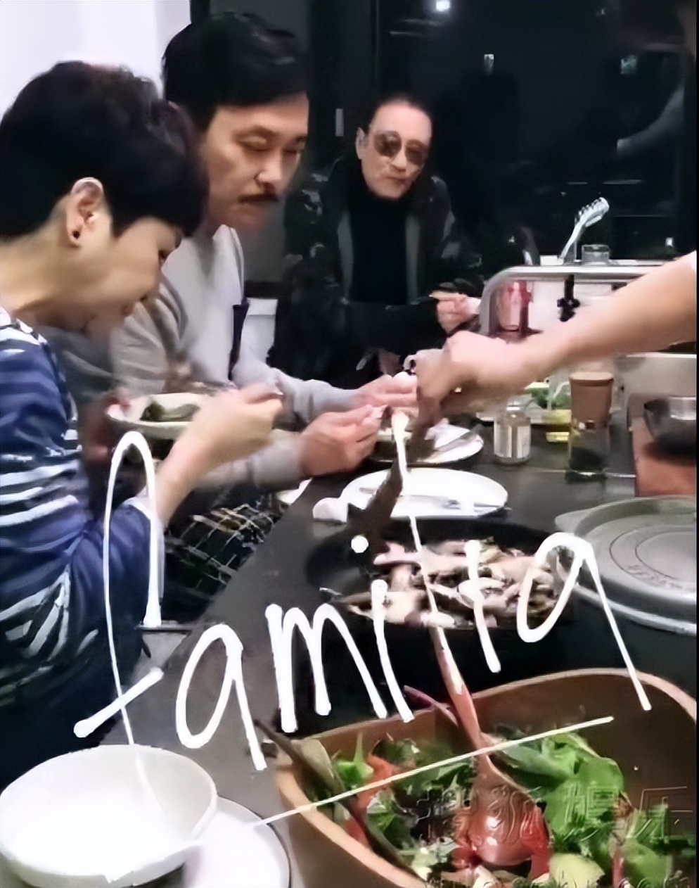 谢贤哪年离婚的,谢贤离婚过几次