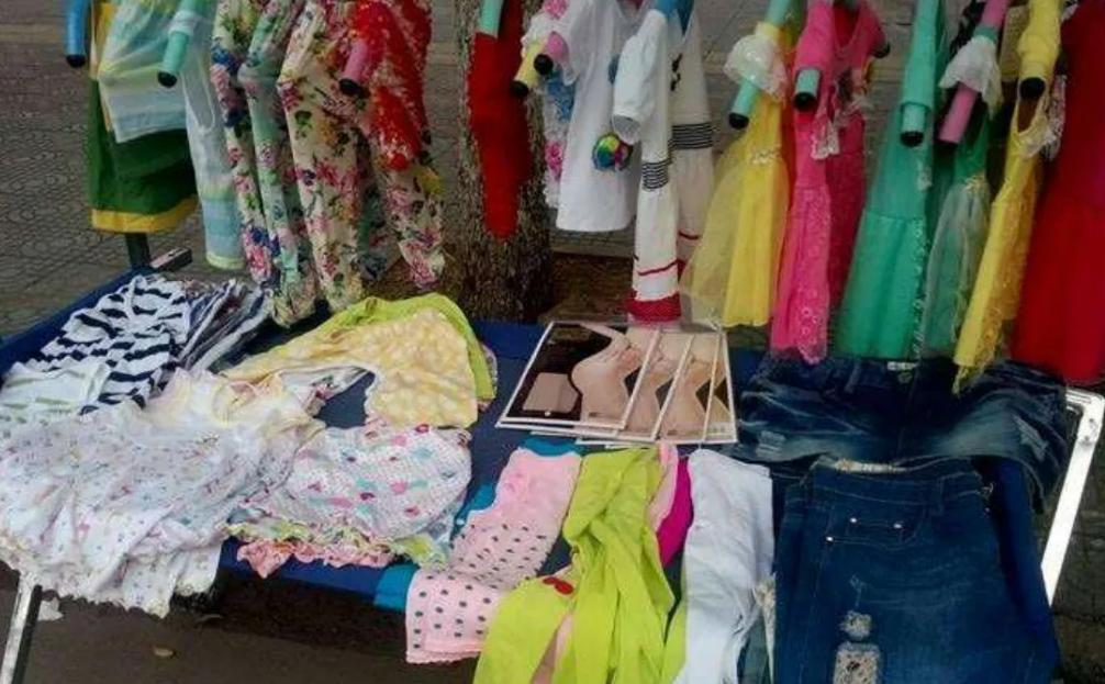 路边摊售卖的10元1件的衣服，出自何处？看完你还敢买吗？