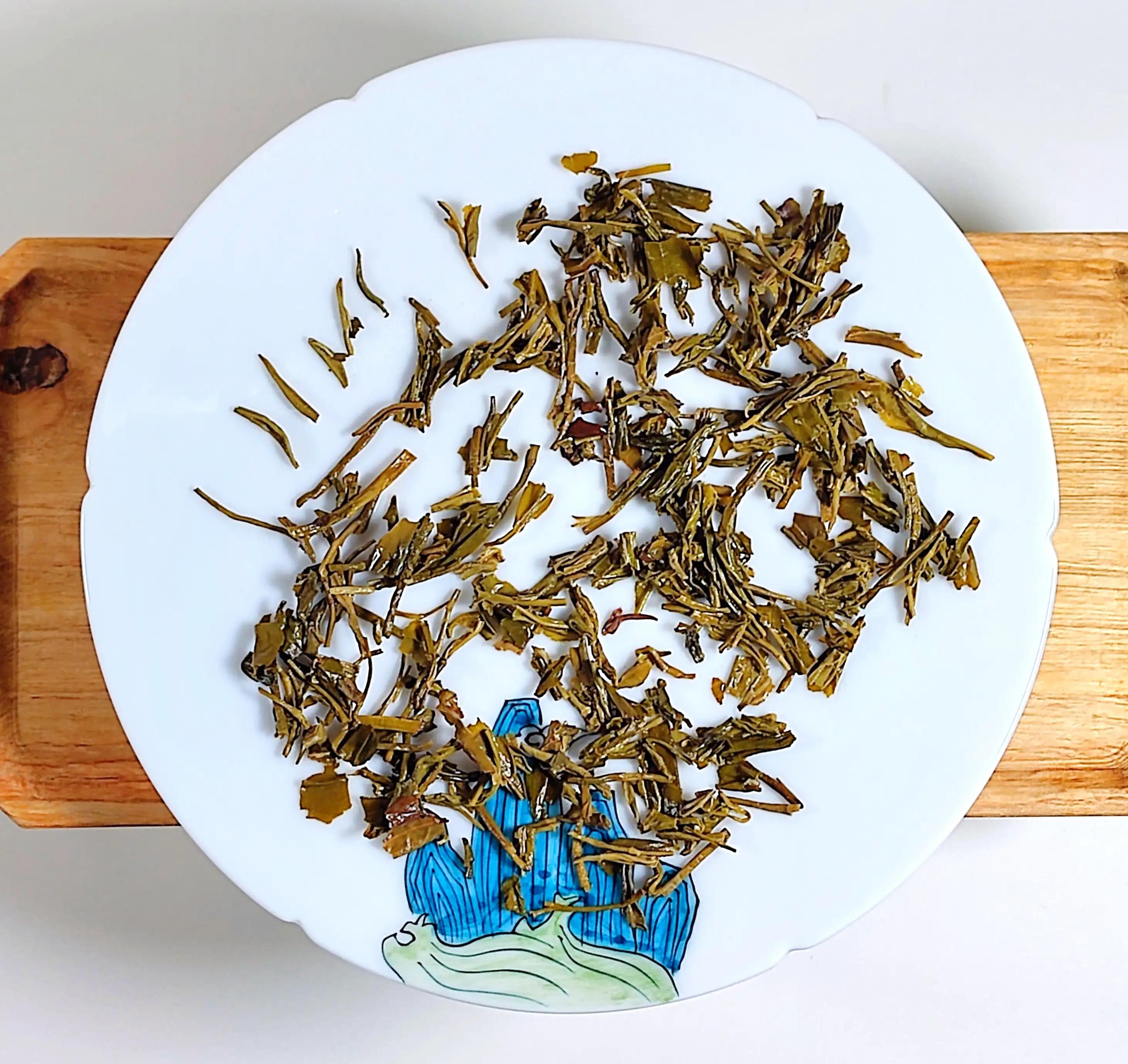 中茶蝴蝶和猴王茉莉花茶,南派茉莉