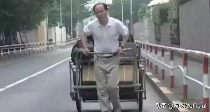 中国男子在日本打黑工15年，一天收入是上海10个月，把女儿送美国