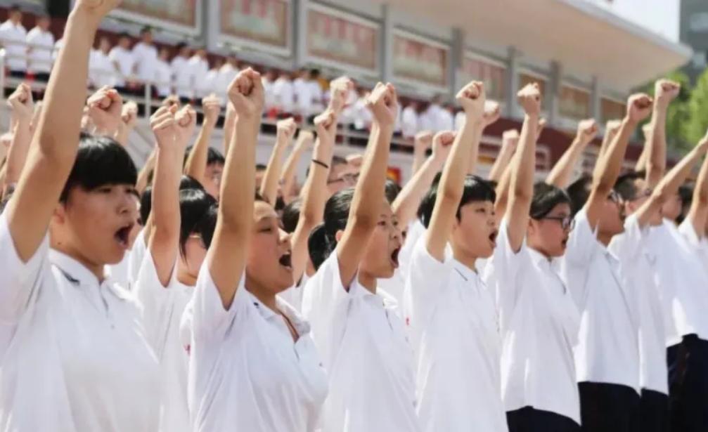 重庆文科状元何川洋是哪里人,重庆文科状元何川洋就读哪所大学