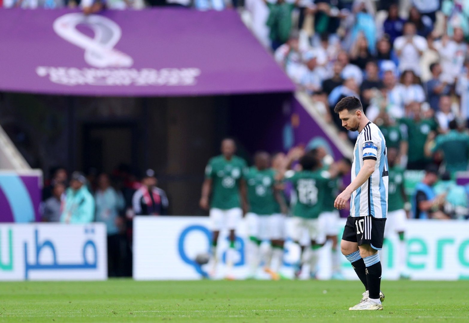 你可以不爱他但你必须尊敬他,唯有足球不辜负2022世界杯