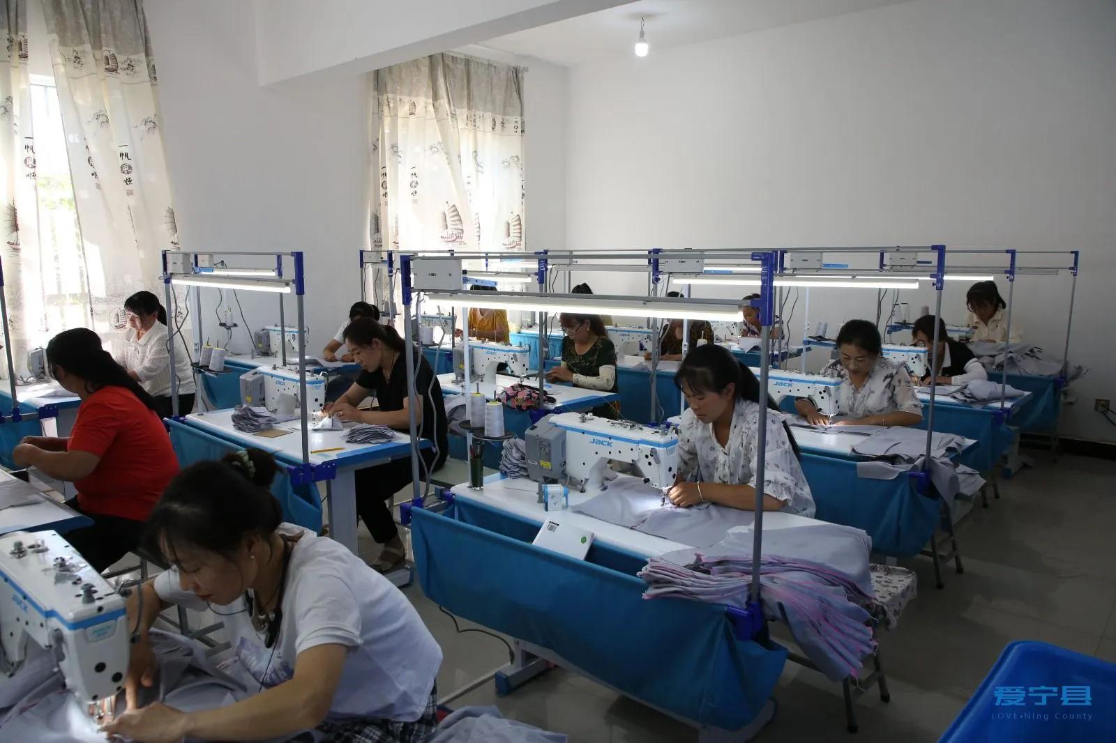 乡村小工厂解决增收致富大民生,返乡建工厂解决了村民就业