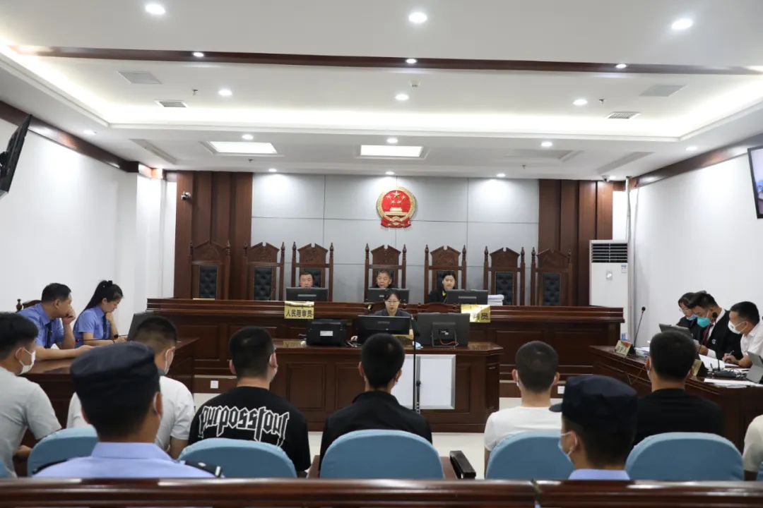 大学生高价收购微信号？警惕年轻化信息网络犯罪