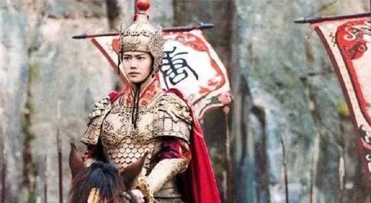 最经典的太监念圣旨,太监宣圣旨念错一字救了1000人