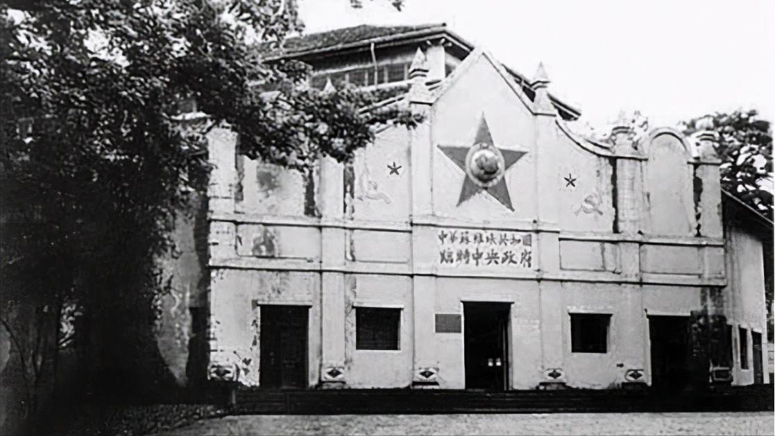 陈毅说毛主席有四个缺点，但事实证明，这其实是四个优点