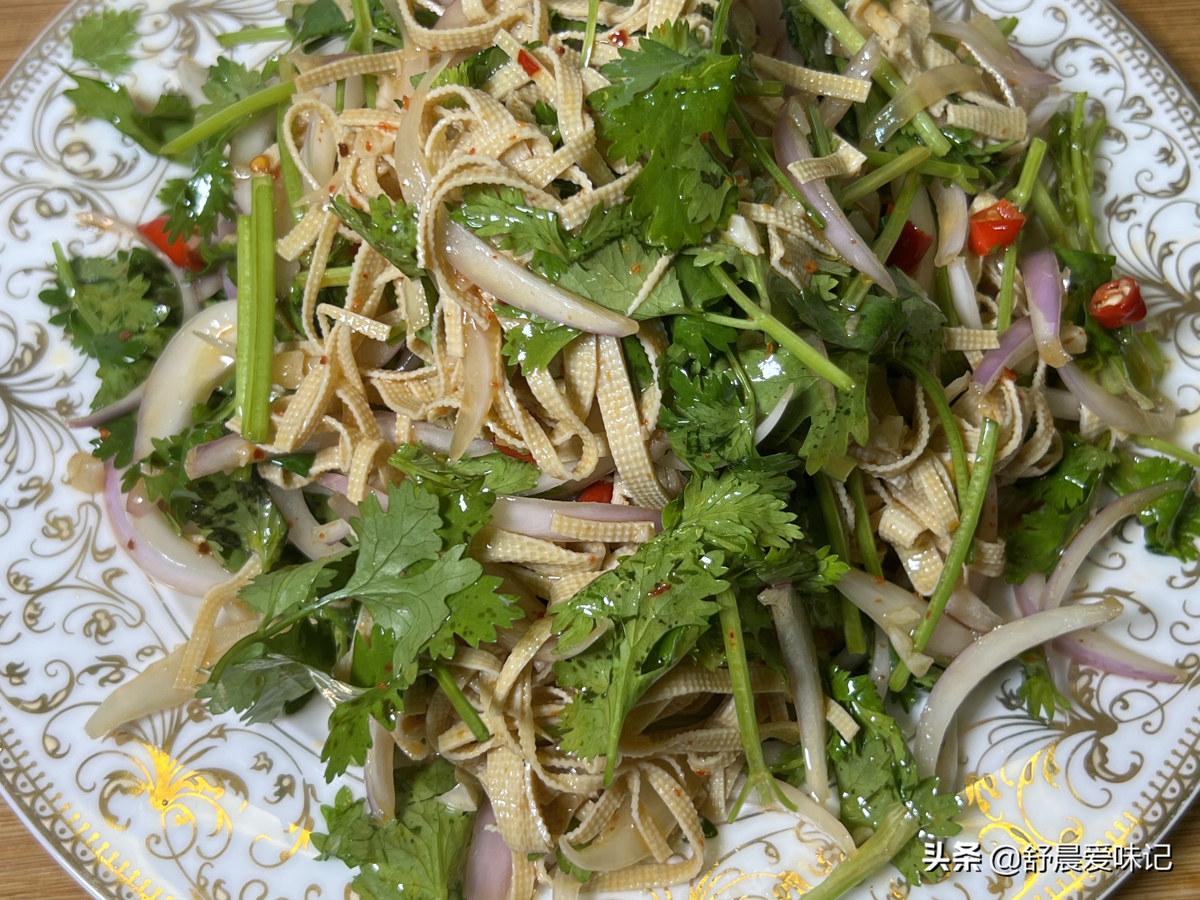 洋葱拌木耳豆腐皮的正确方法视频,两张豆腐皮