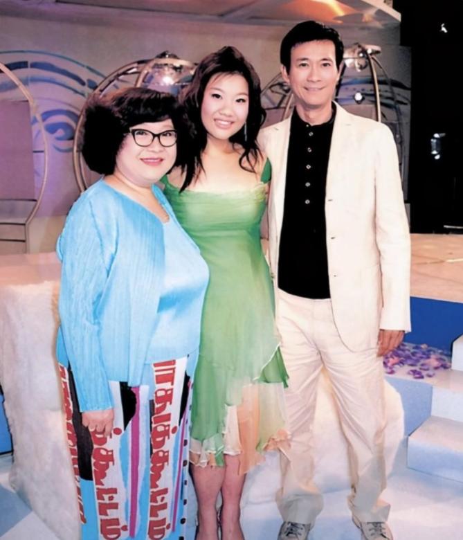 肥姐沈殿霞的女儿郑欣宜,沈殿霞女儿郑欣宜生病