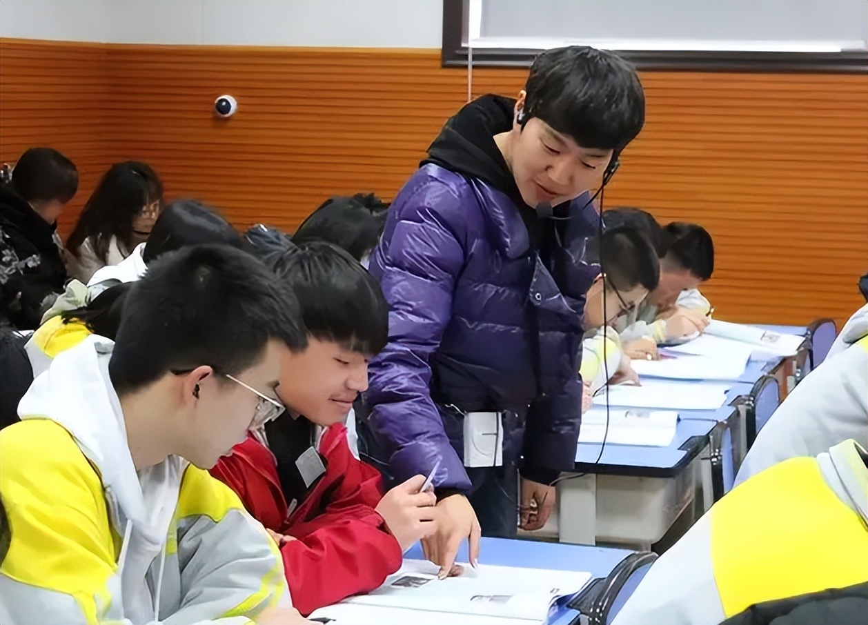 黑龙江一中学老师爆粗口,黑龙江一教师班级爆粗口