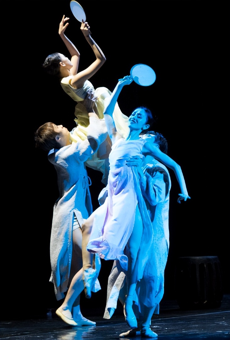 舞剧李白舞台灯光与舞美分析,舞台灯光运用比较好的舞剧