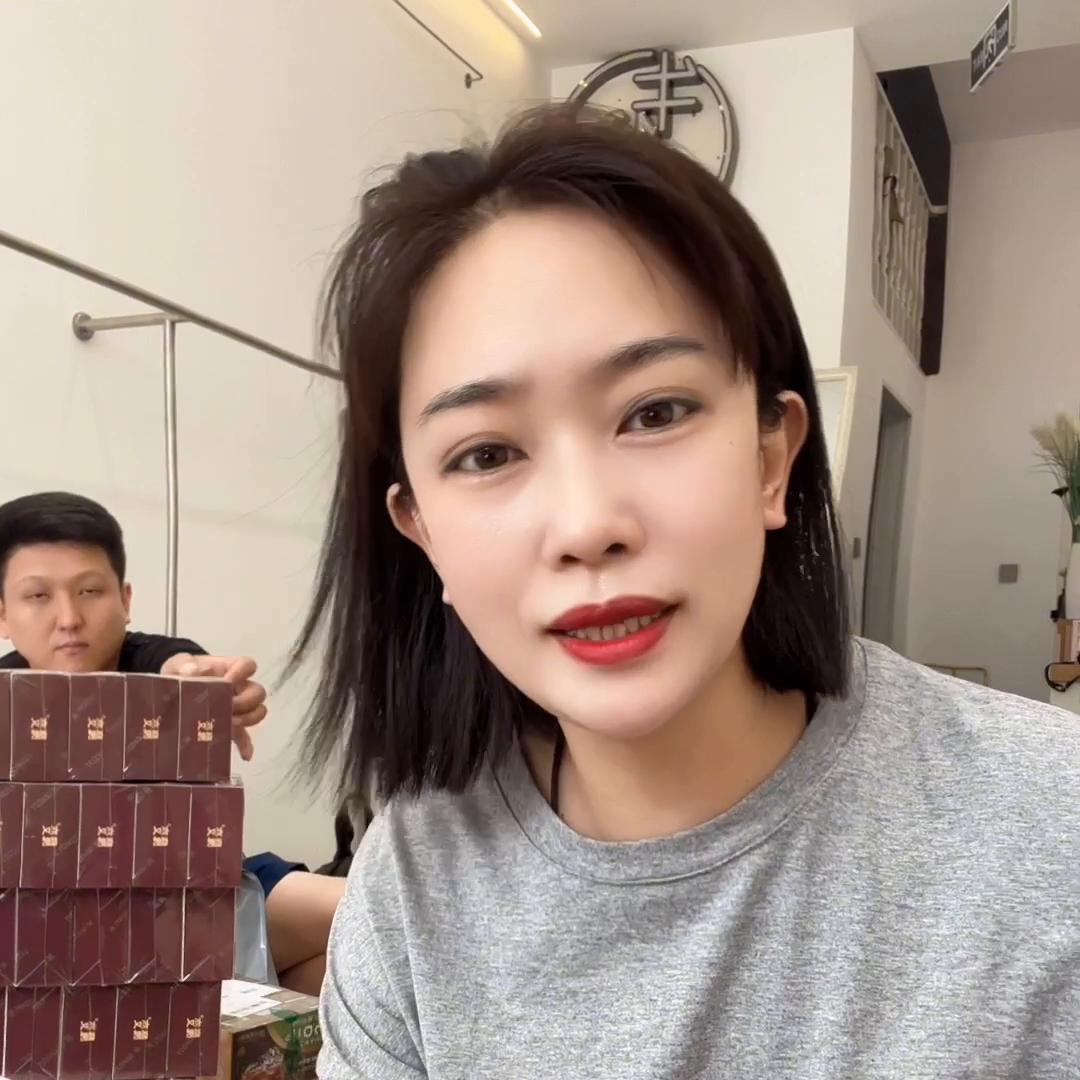 朋友们整理几天对接厂家后半年秋冬款重新出发我们...