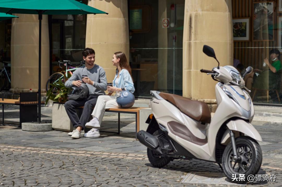 2022款本田lead125对比2018款,2023本田lead125和裂行125对比