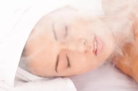 用加湿器蒸脸可以给脸补水吗,脸部干用蒸脸仪好使么