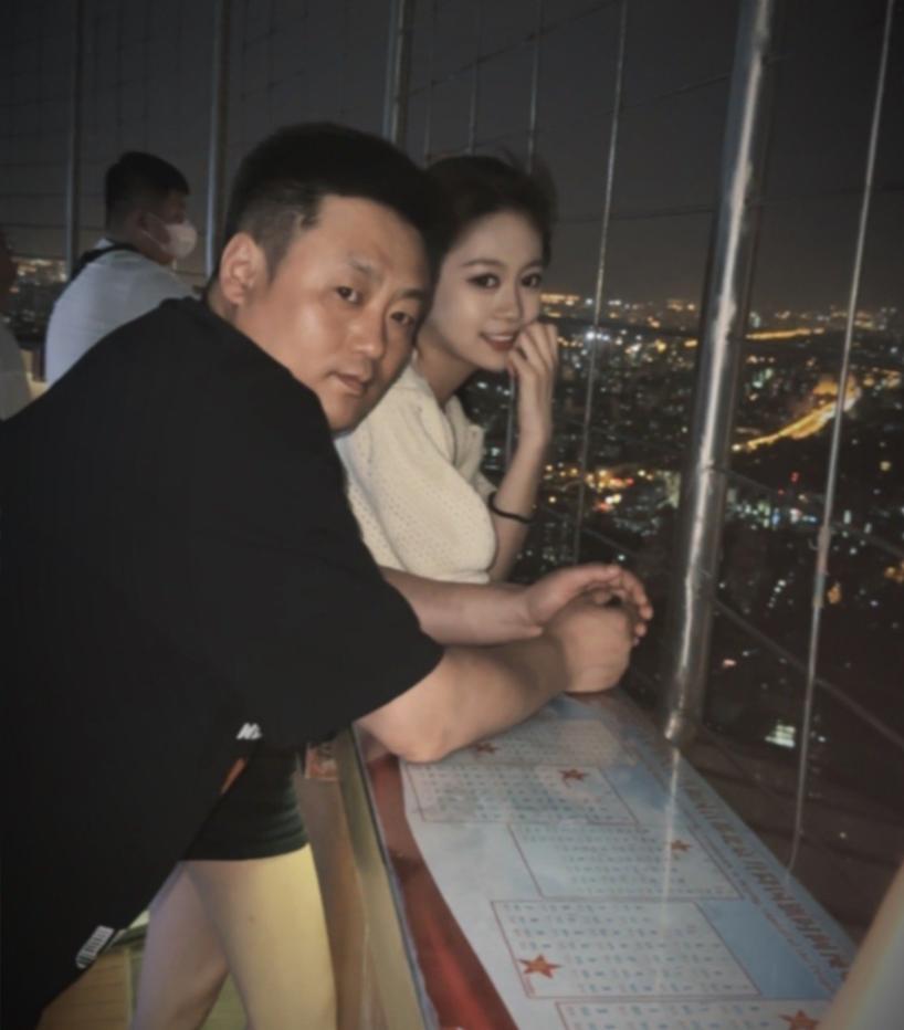 宋晓峰的全家照,宋晓峰乡村爱情生孩子