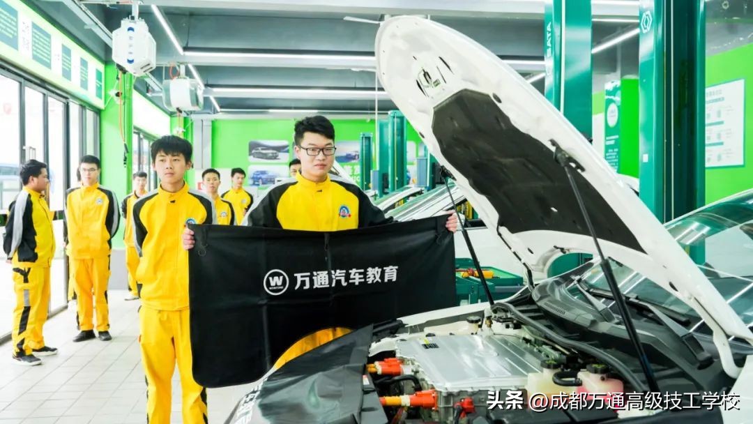 初中生应该选什么职校,技校女生最好就业的十个专业