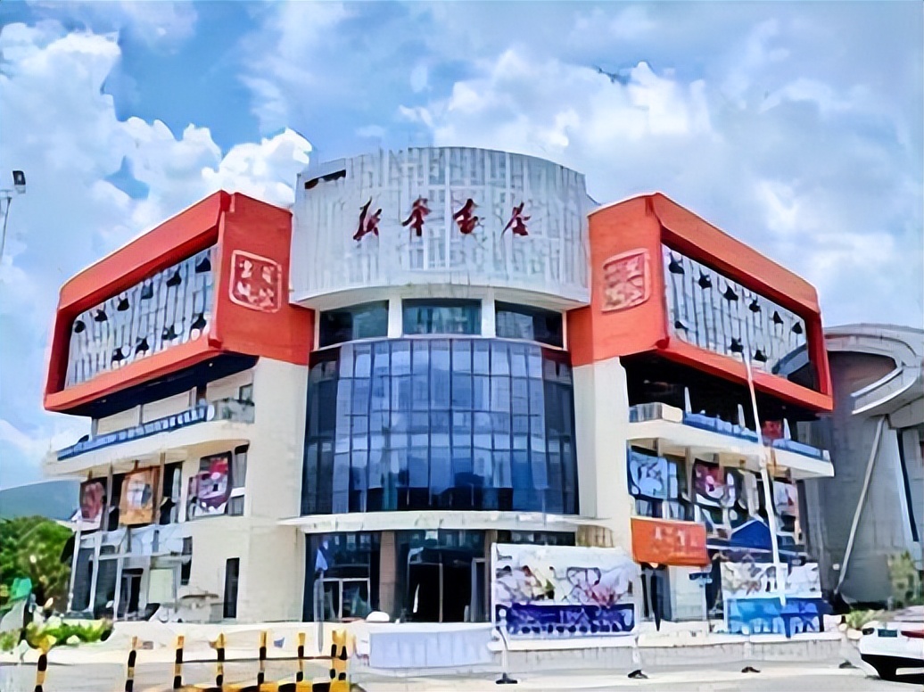 新华书店为什么经久不衰,新华书店究竟靠什么