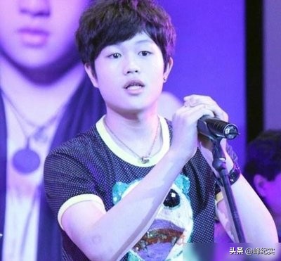 曝梦鸽带李天一移民美国，84岁李双江在国内挣钱，商演来者不拒