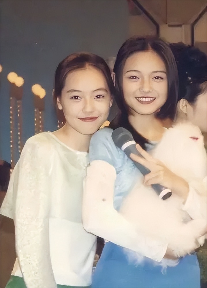 惊天大瓜！小S被曝曾公开舔日本女星的脚，闻杨幂脚丫