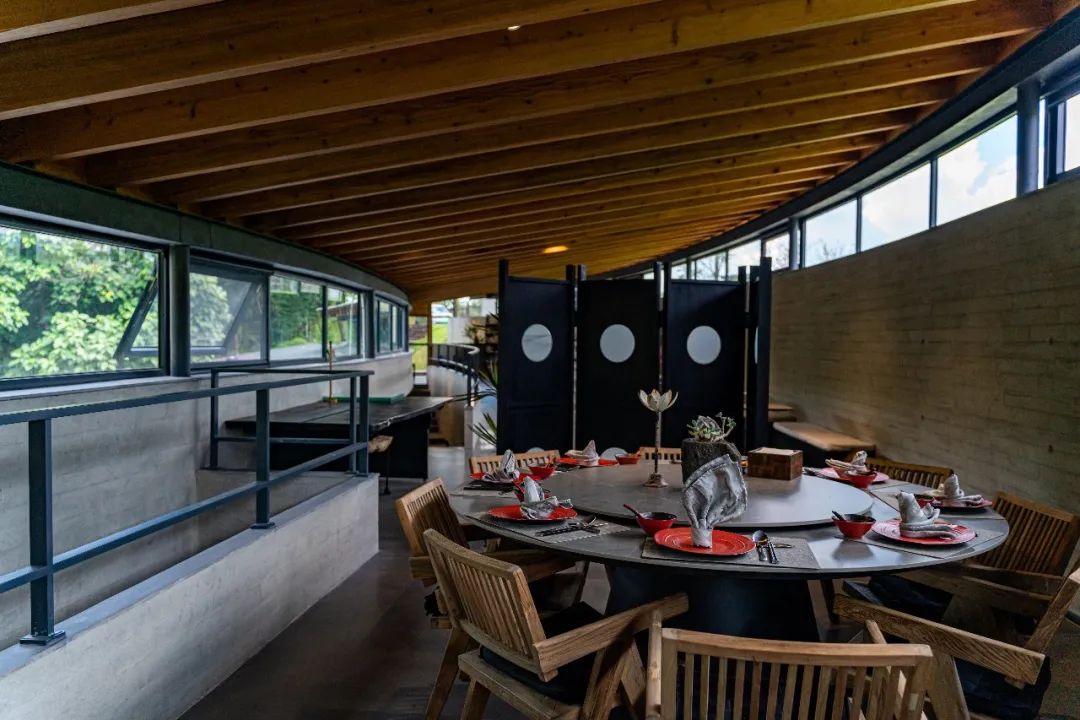 玛御谷高颜值森林餐厅，隐于林，隐于溪