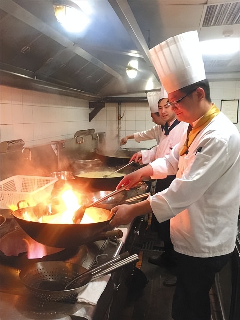 乡村人物传奇：大哥从新乐一中辍学去石家庄打工，开始艰苦创业！