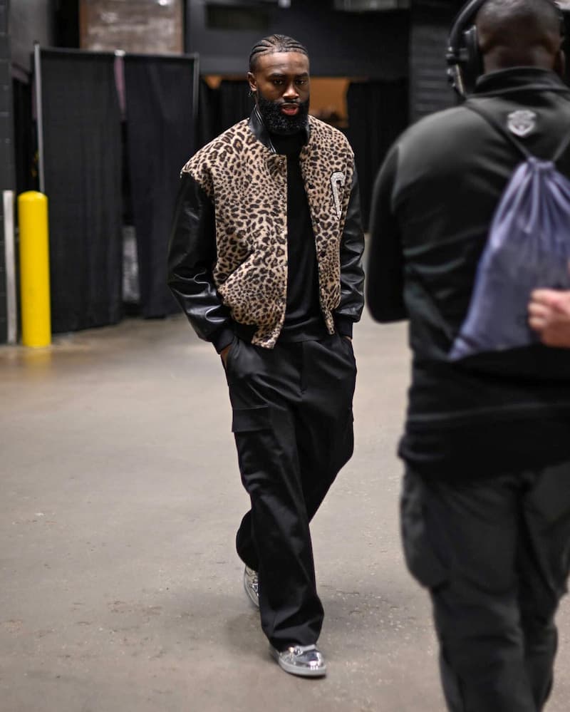 nba篮球衣杰伦布朗,最新nba球星入场穿搭