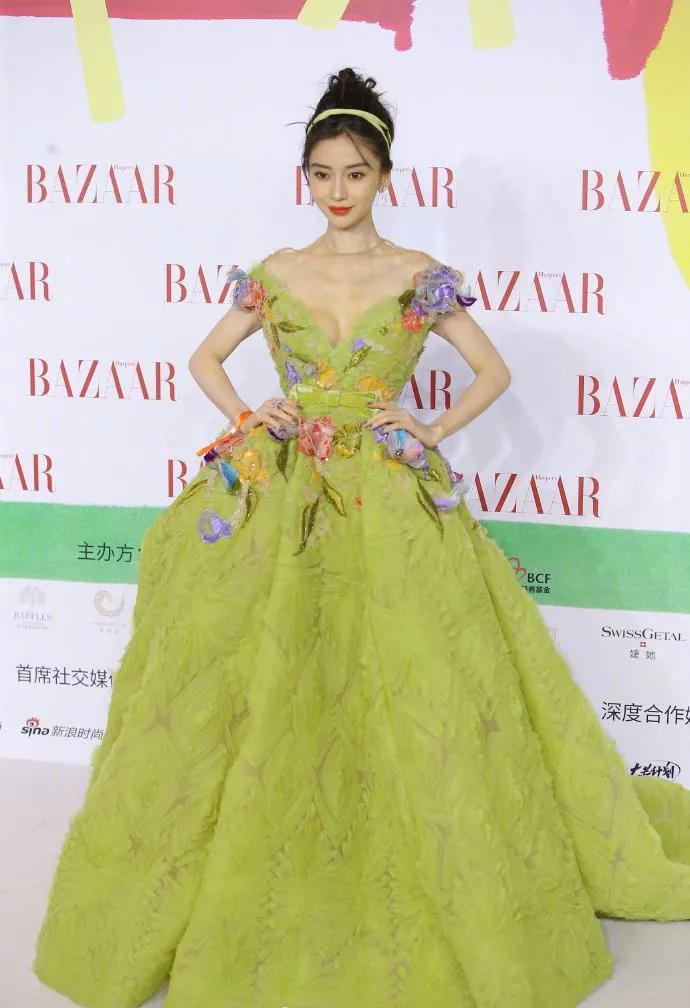 童瑶时尚芭莎红毯,杨幂惊艳亮相嘉人超级盛典红毯