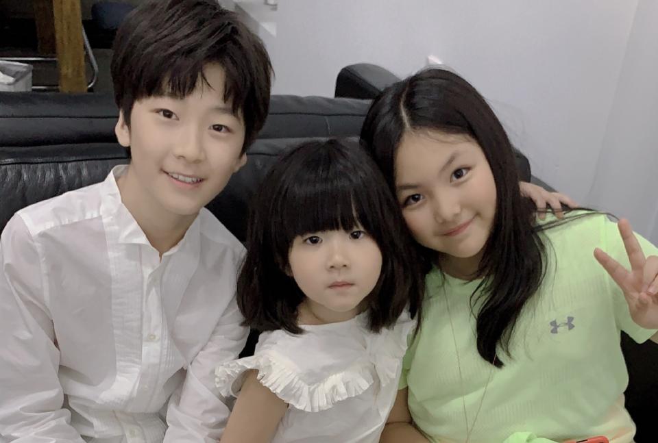 张亮15岁儿子天天穿裙子跳舞，189身高瞩目，颜值却被指泯然众人