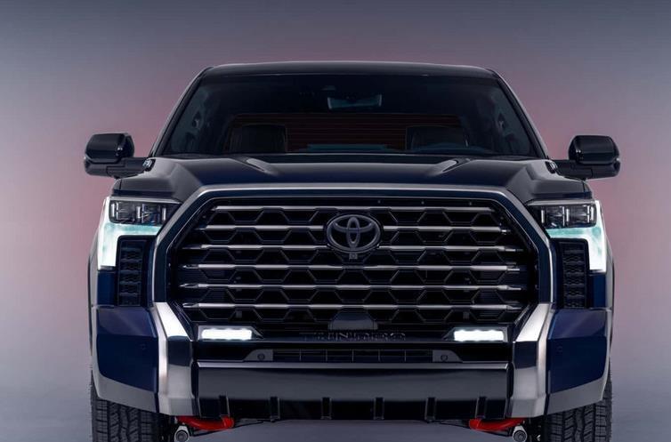 丰田塔库玛皮卡18款2.8t柴油版,丰田皮卡lc79单排双门4.2l柴油版