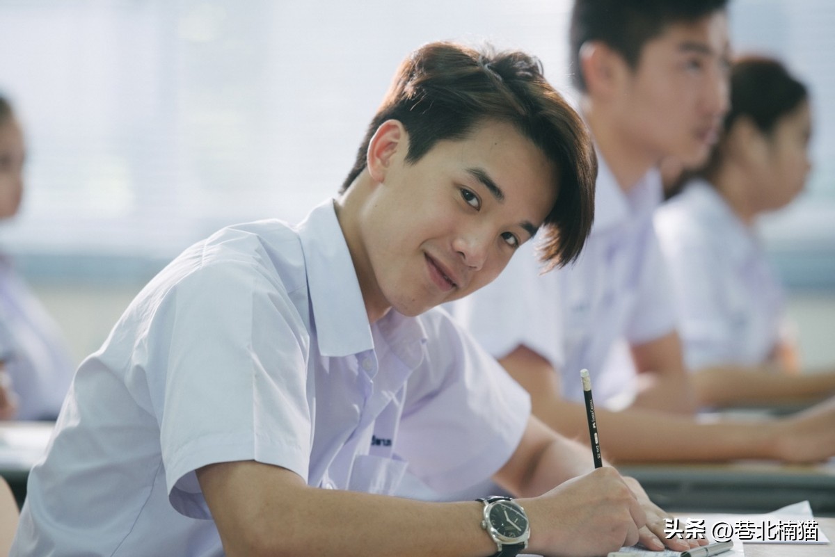 天才枪手电影蒙太奇拍摄手法,天才枪手电影镜头解说