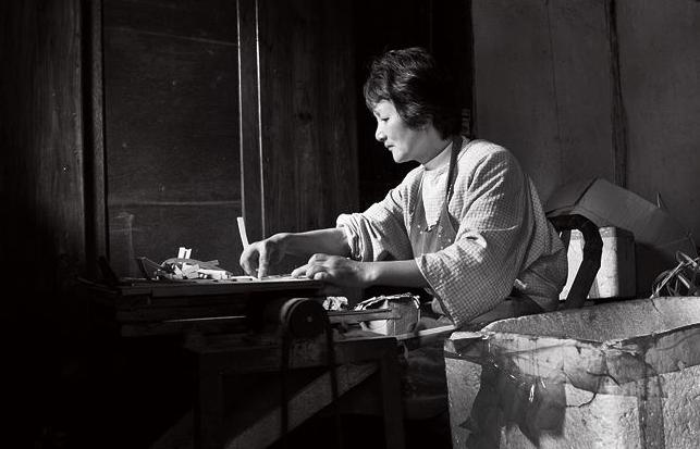 妈妈侍奉公公将近三十年节日里没有一天是好过的