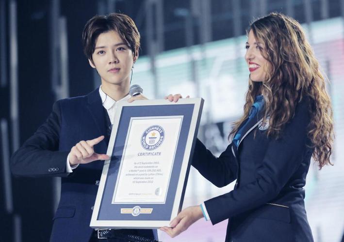 鹿晗杨洋谁更帅一点,四大顶流鹿晗杨洋