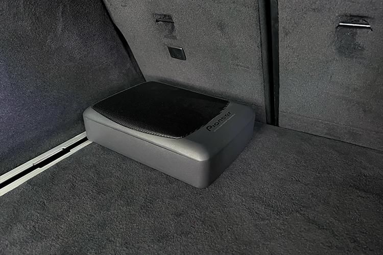 南通宝马320音响改装,320gt音响改装成都