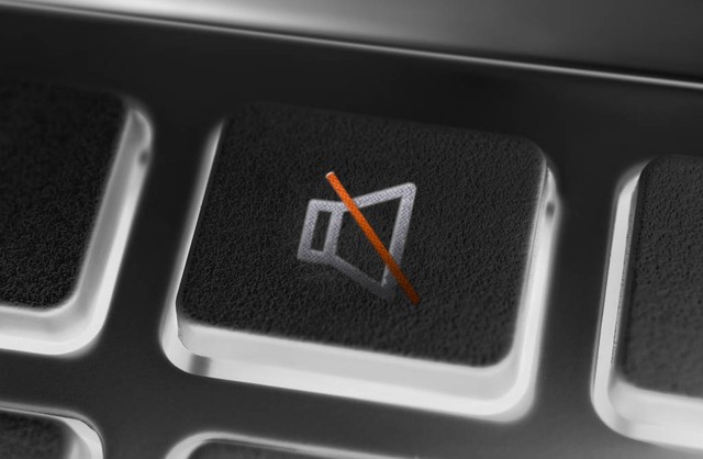 《起重机唱支歌》:意大利新现实主义电影中的经典之作