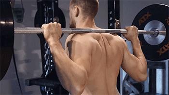 教练辅助女学员深蹲,教练辅助女生深蹲150kg