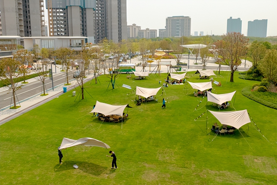 开着童心列车出发，前往唤醒多巴胺的童趣打卡地