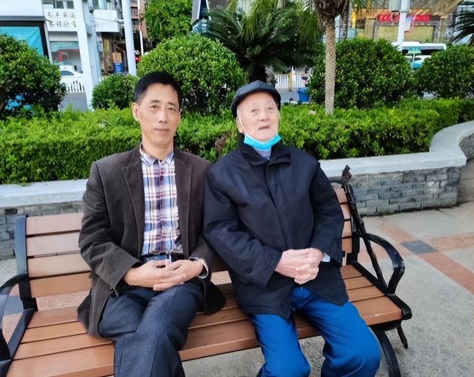 铁 路 情 缘 作者：铁二代 卢州