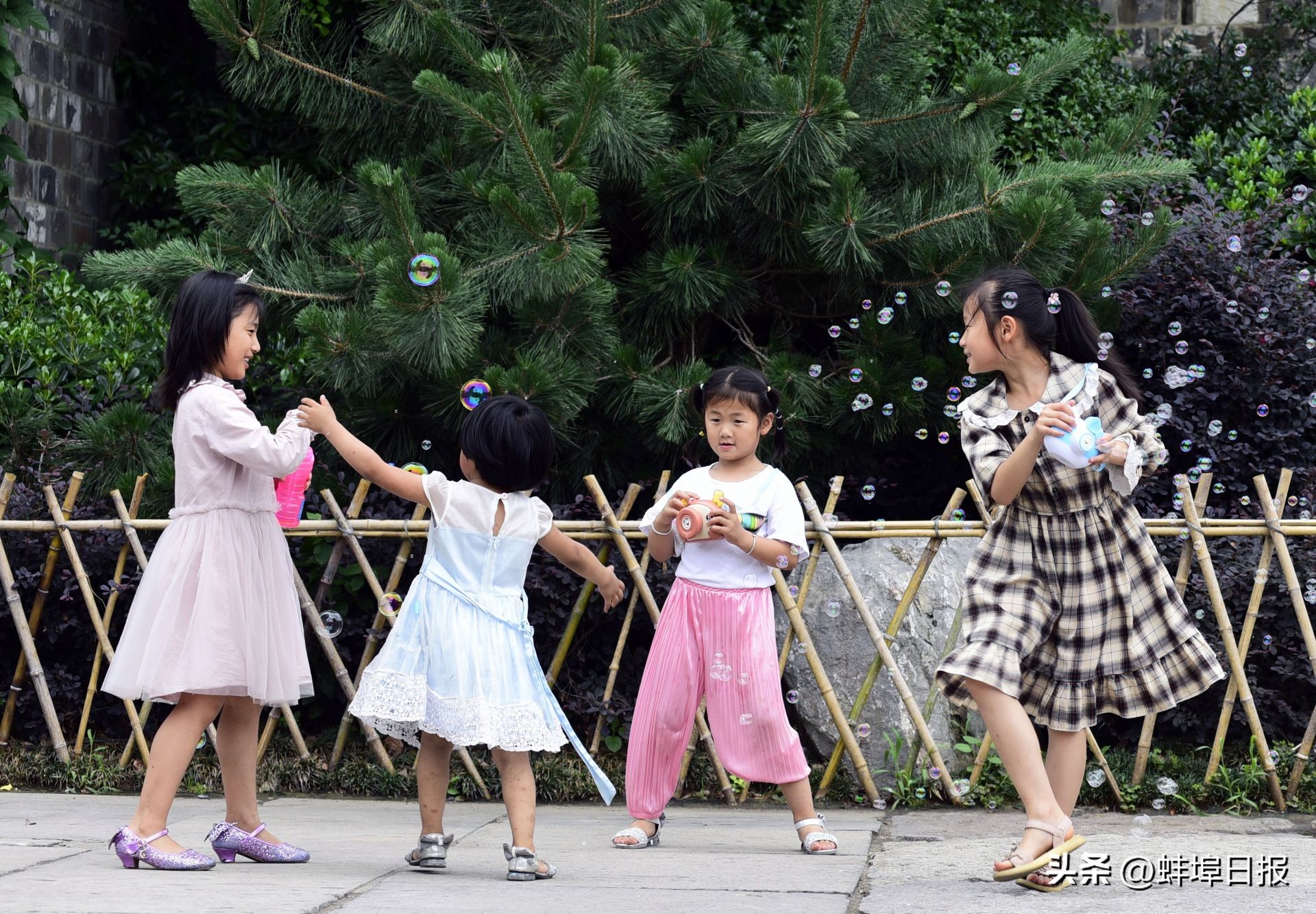 宝贝们六一快乐愿你们童心未泯,六一孩子们的欢乐时光