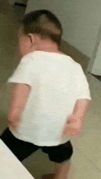 女孩去纹身结果喜欢上了纹身师,陪老婆去纹身