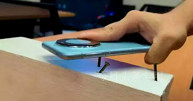 盲目崇拜华为,小米龙晶玻璃对比华为玄武玻璃