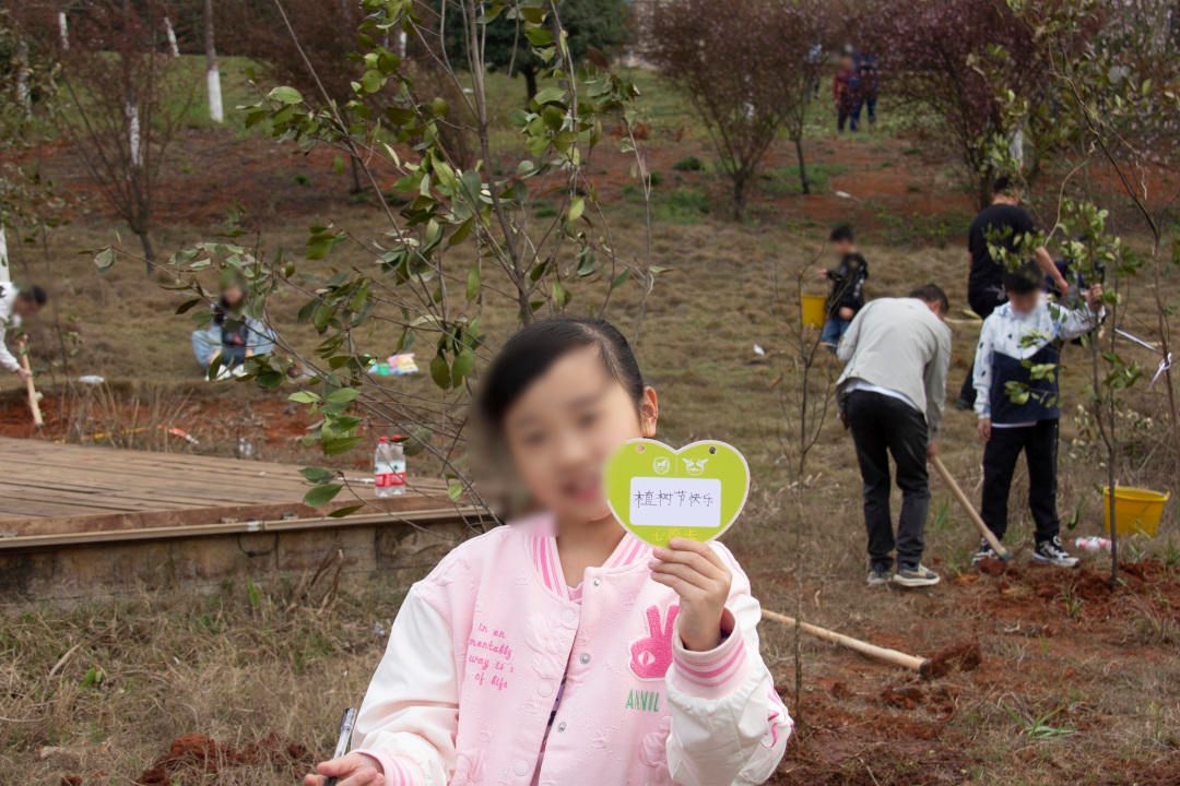 仙岭湖畔三马国际名车植树节公益活动圆满落幕