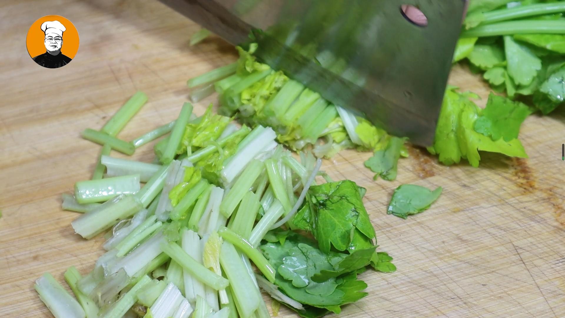 河南老式炒面用什么面,生面条直接上锅炒河南老式炒面条