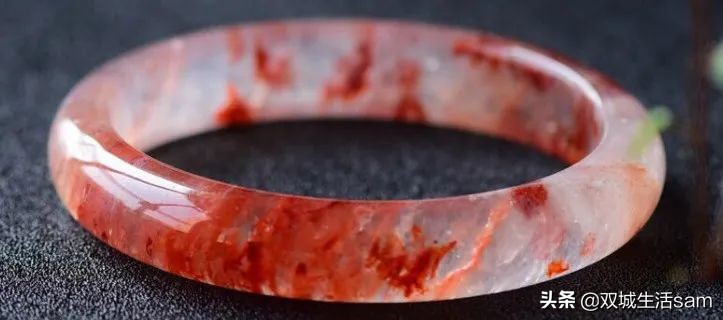 有“内涵”的首饰？探访水晶里的小世界